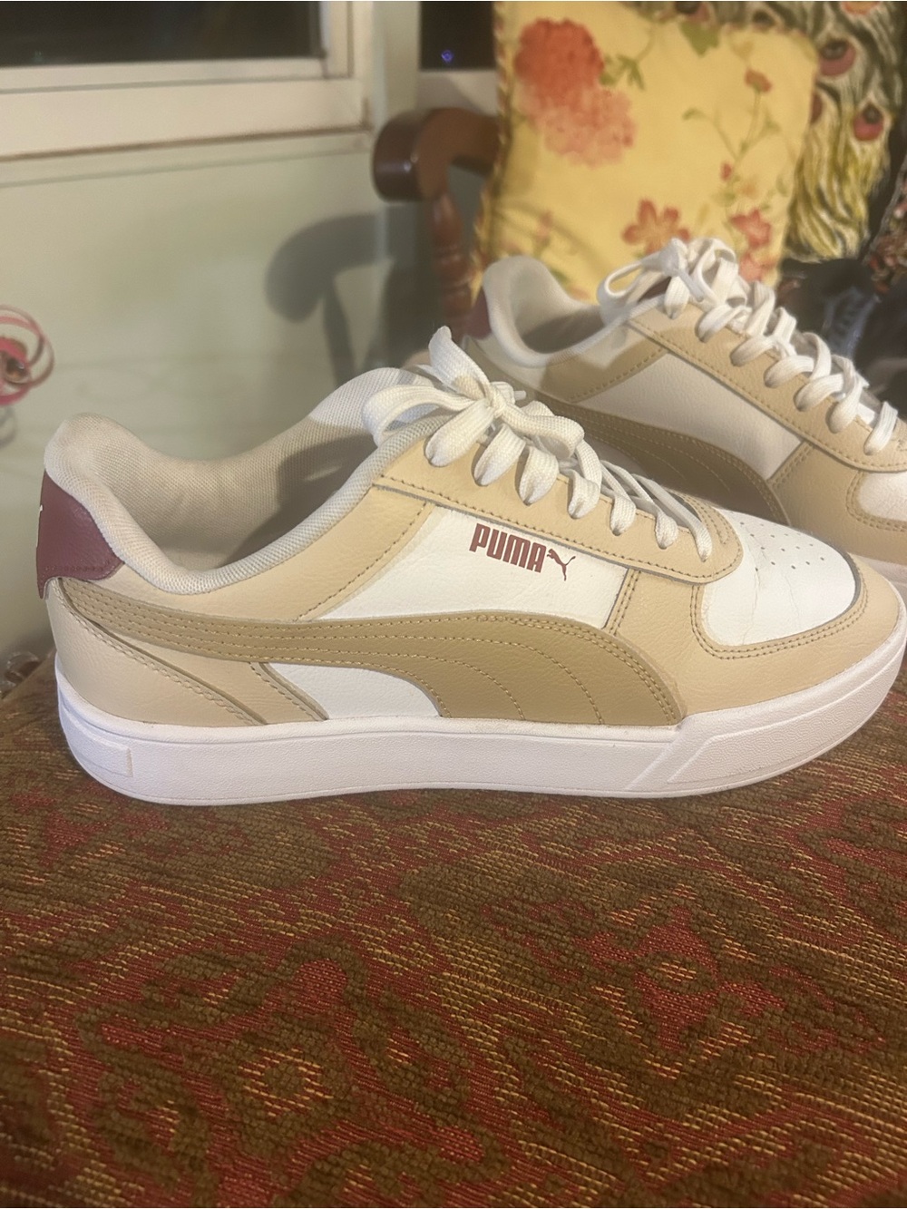 Puma Carter Men's Low Top Leather Sneakers - Size US 10 (Beige/White